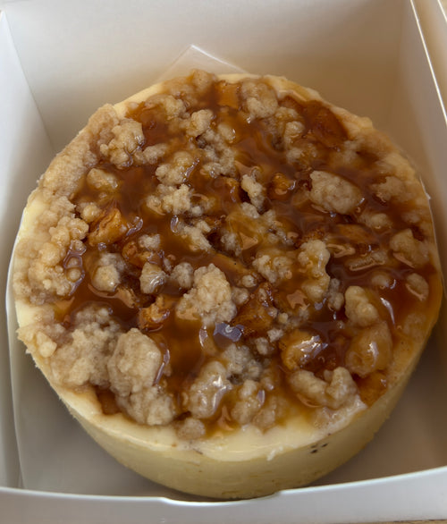 Apple Crumble Caramel Cheesecake