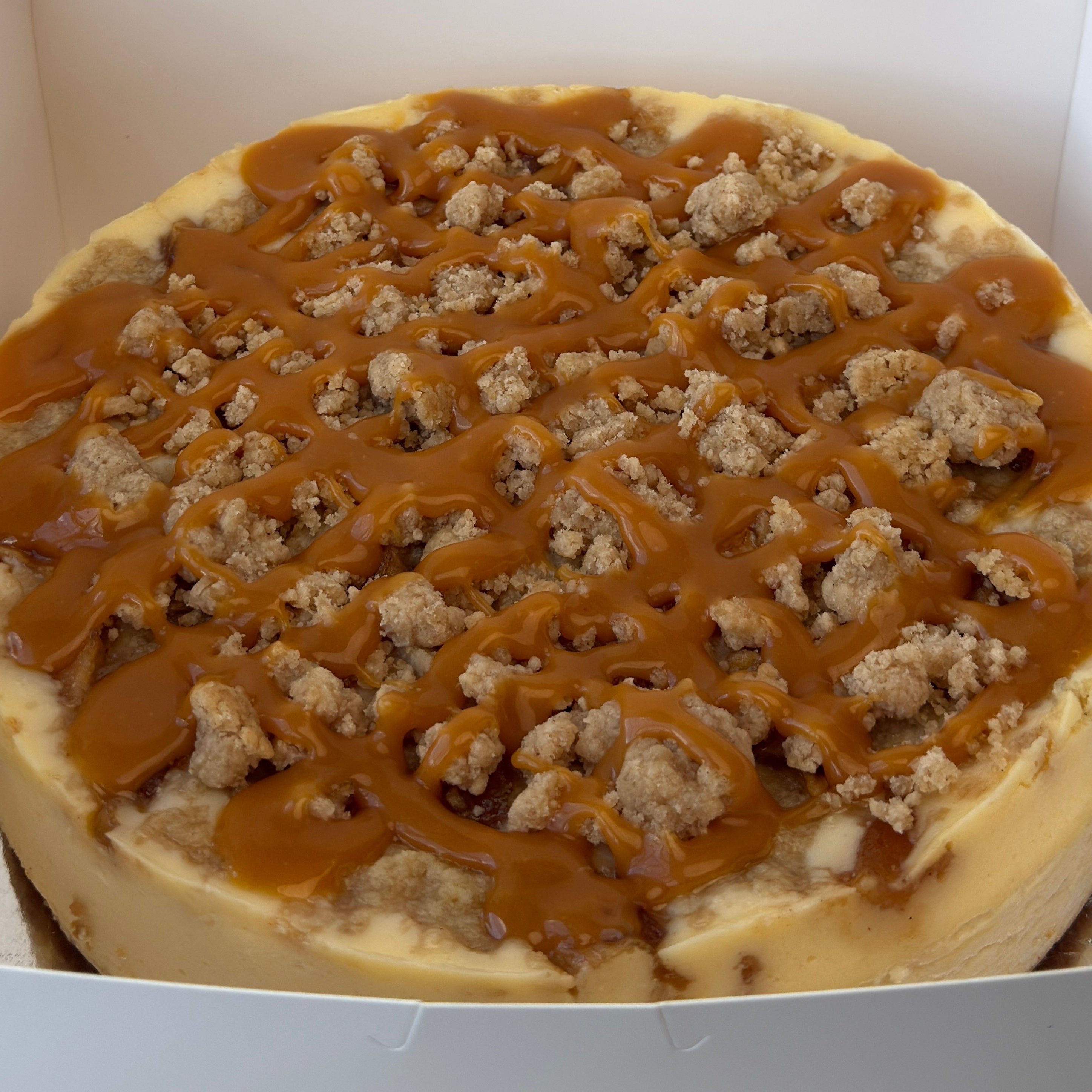 Apple Crumble Caramel Cheesecake